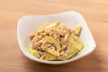 アボカド　ツナサラダ
