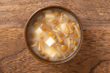 なめこと豆腐の味噌汁