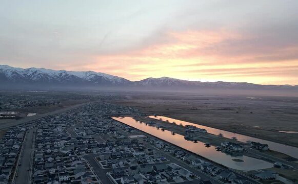 SunRise over Syracuse Utah from the shorelands