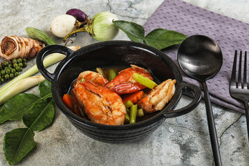 Prawn with asparagus and spices