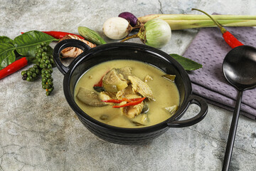 Thai green chicken curry with coconut