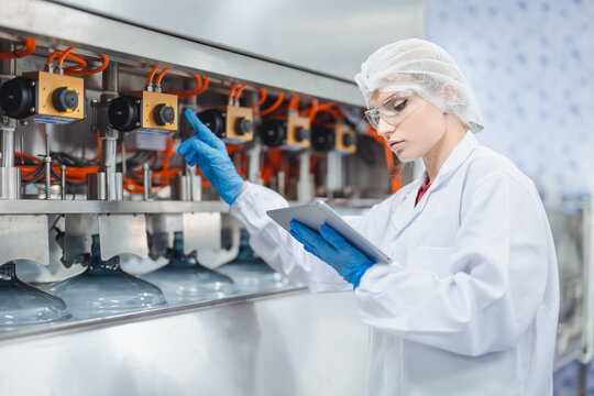 Machine technician service maintenance drinking water filling machine in drink factory