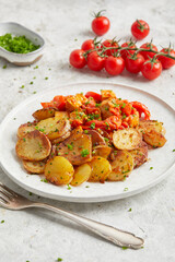 Fried potatoes with bell pepper and tofu