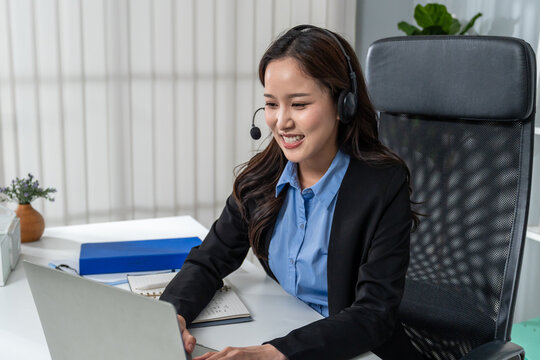 Asian beautiful businesswoman call center working in office corporate. 