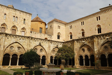 Naklejka premium Saint Thecla’s cathedral, Tarragona, Spain. Cloister