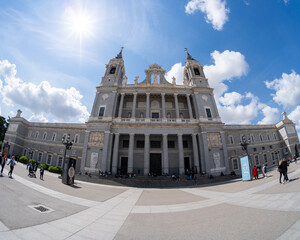 Obraz premium Catedral de Santa Maria la Real de la Almudena. Madrid, Spain