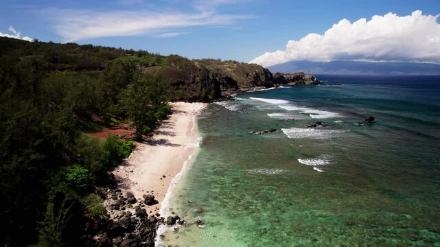 Plan drone d'une plage paradisiaque