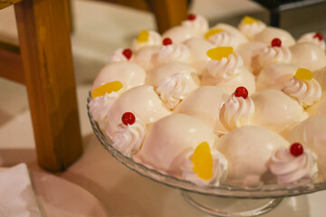 Delizie al limone della costiera Sorrentina servite ad un buffet di dolci di un matrimonio