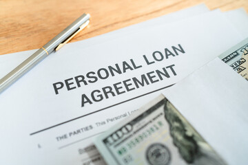 Obraz premium Concept of personal loan agreement contract. Documents ready to be sign.