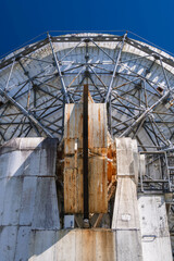 野辺山宇宙電波観測所　アンテナの裏側