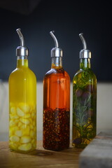 Azeite extra virgem temperados com ervas e especiarias