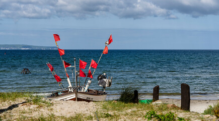 Holzboote am Strand von Binz, Rügen, Mecklenburg-Vorpommern, Deutschland