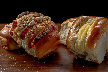
Varieties of sweet breads.
(Vanilla cream sweet bread, guava jam with sweet flour, vanilla cream...