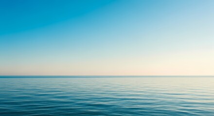 Obraz premium Serene Ocean Horizon: Calm Waters for Mindfulness and Escape