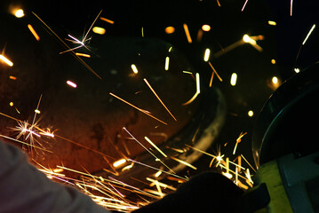 The welding process generates a lot of toxic fume, smoke and dust particles in production halls