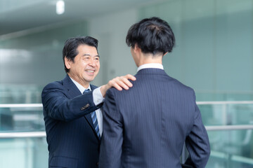 オフィスで働くビジネスマン　撮影強直：スカパー東京メディアセンター