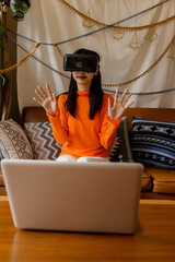 VRゴーグル　バーチャル空間　仮想現実　メタバース