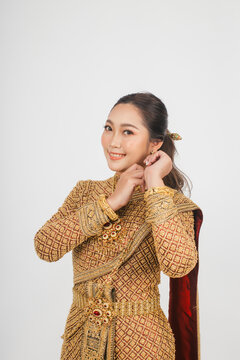 Women in Thai culture dress