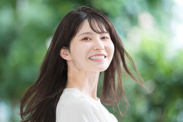 女性