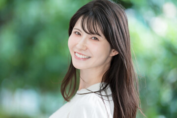 女性