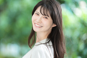 女性