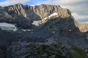 Fototapeta premium Mountain panorama with summit Grand Muveran and alpine hut Cabane de Plan Neve in Swiss Alps, Switzerland