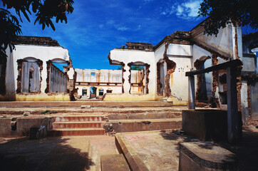 indian old house mansion remains ndia