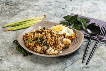 Rice with minced meat and basil