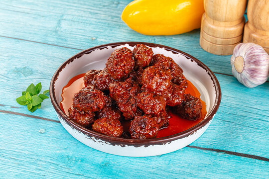 Minced meef meatball with tomato sauce