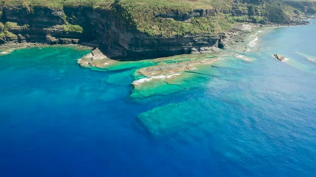新川鼻　海底遺跡　与那国島　沖縄
