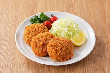 牛肉を使った日本のメンチカツ　Japanese Ground Beef Menchi Katsu Cutlet