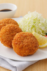牛肉を使った日本のメンチカツ　Japanese Ground Beef Menchi Katsu Cutlet