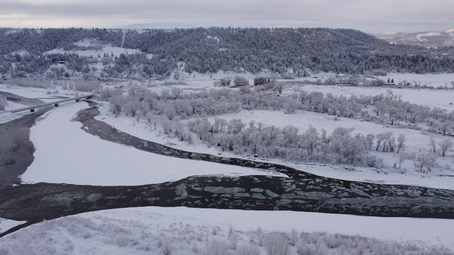 Yellowstone River with ice flowing