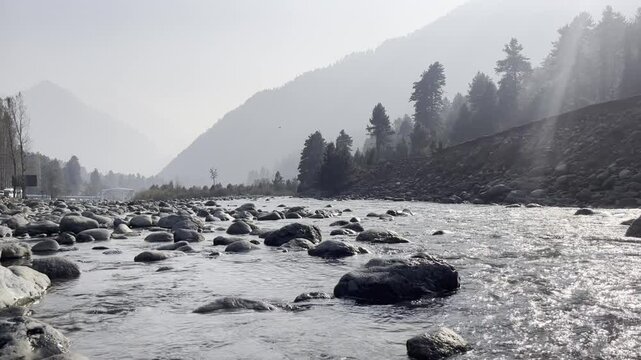 Pehelgam waterfall video. Lidder River is a beautiful place in pehelgam. Kashmir video.