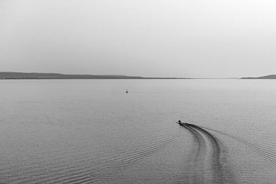 Silhouettes in Silence – A Minimalist Passage