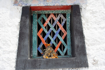 old window on the wall，xizang