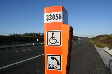 Emergency call station on the hard shoulder of a freeway in France - Borne d'appel d'urgence sur la...