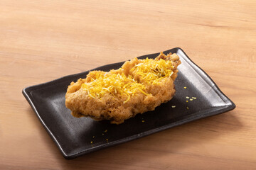 ［シンガポール風］クリスプチキン（ココナッツ　ふりかけ）