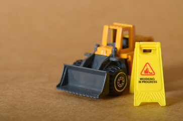 Obraz premium Work in Progress: Matchbox Loader Depicts Ongoing Construction and Growth