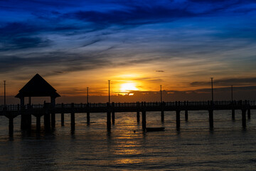 Obraz premium Sunsets, Jetties Piers and Beaches in Thailand