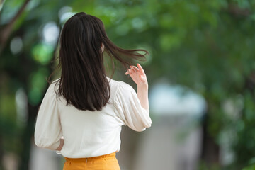 女性　髪