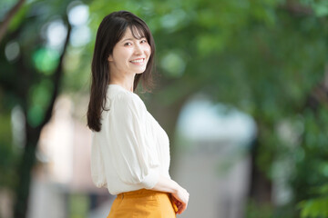 女性