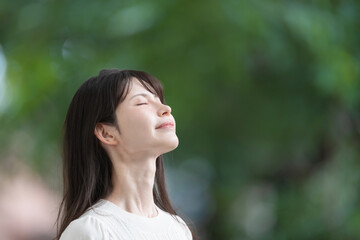 女性