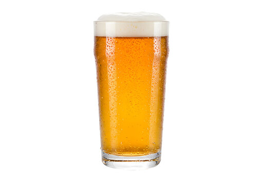 Refreshing Pint of Beer: Perfect Glass of Lager on transparent background