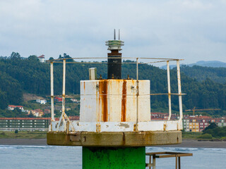 Faro de la Barra de San Esteban en Muros de Nalón, Asturias