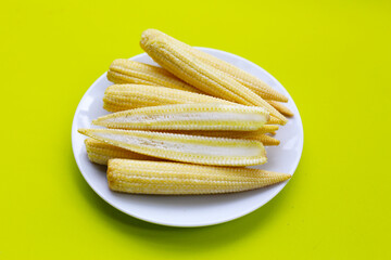 Raw, fresh yellow baby corn