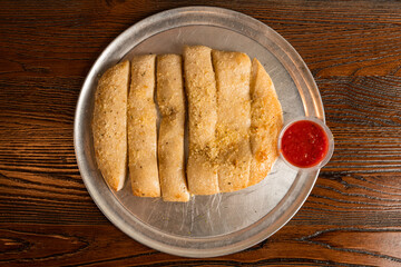 Garlic bread with marinara sauce