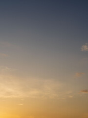 6月の空　夕焼けのオレンジ色の空と雲07