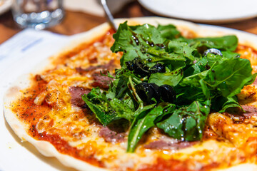 vegetables on the pizza