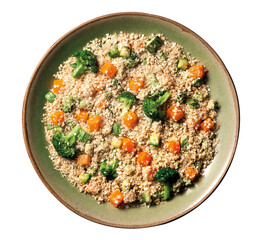 prato com salada de quinoa, cenoura e brócolis isolado em fundo transparente